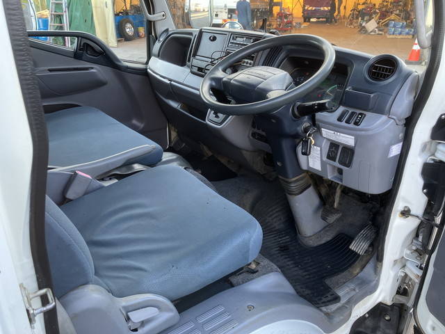 三菱ふそうキャンターダブルキャブ（Wキャブ）小型（2t・3t）[写真27]