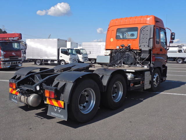 いすゞギガトレーラーヘッド（トラクターヘッド）大型（10t）[写真02]