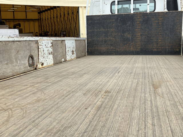 三菱ふそうキャンター平ボディ小型（2t・3t）[写真14]