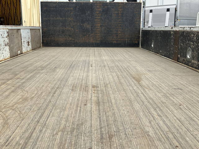 三菱ふそうキャンター平ボディ小型（2t・3t）[写真15]