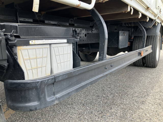 三菱ふそうキャンター平ボディ小型（2t・3t）[写真20]