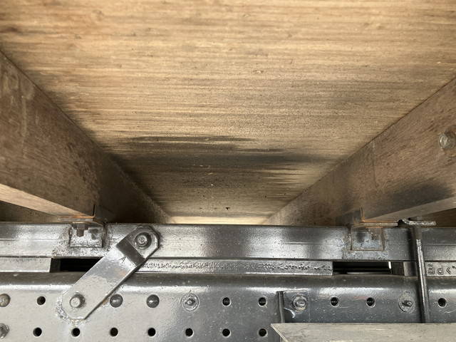 三菱ふそうキャンター平ボディ小型（2t・3t）[写真24]