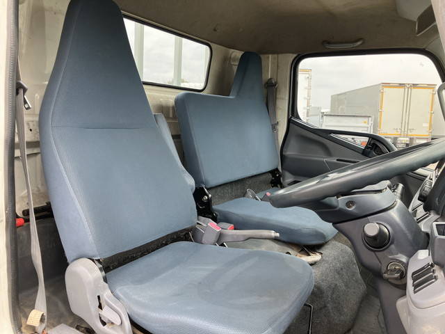 三菱ふそうキャンター平ボディ小型（2t・3t）[写真29]