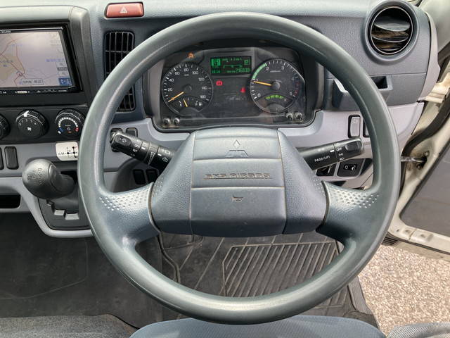 三菱ふそうキャンター平ボディ小型（2t・3t）[写真32]