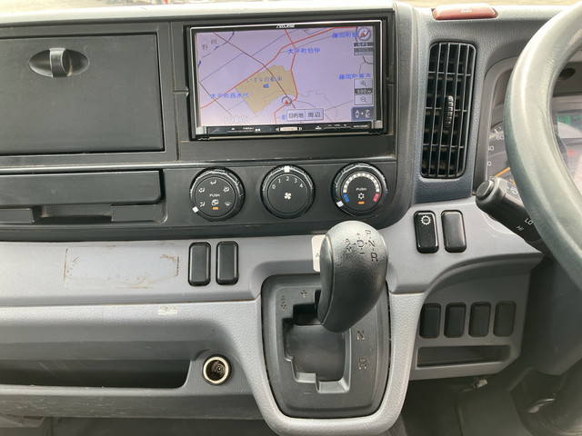 三菱ふそうキャンター平ボディ小型（2t・3t）[写真33]