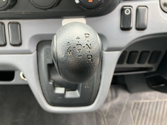 三菱ふそうキャンター平ボディ小型（2t・3t）[写真34]