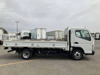 三菱ふそうキャンター平ボディ小型（2t・3t）[写真08]