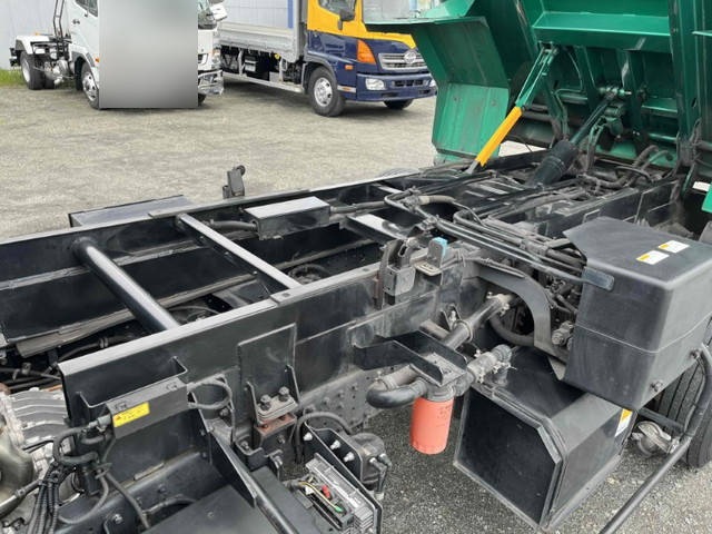 三菱ふそうキャンターパッカー車（塵芥車）小型（2t・3t）[写真18]