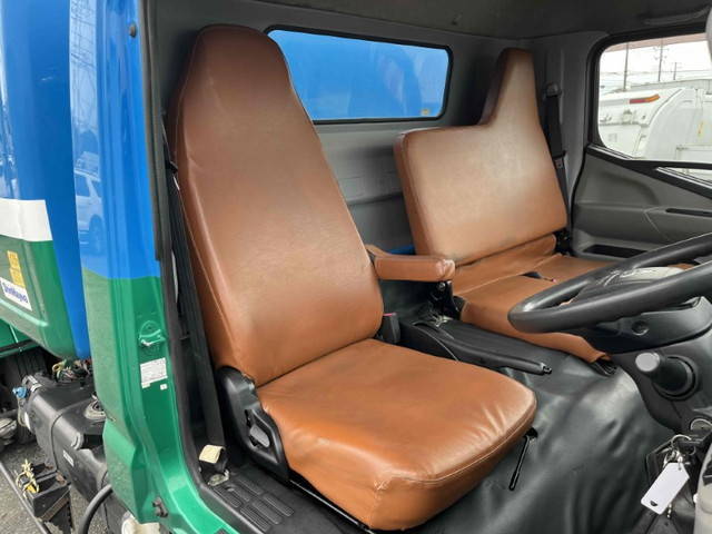 三菱ふそうキャンターパッカー車（塵芥車）小型（2t・3t）[写真34]