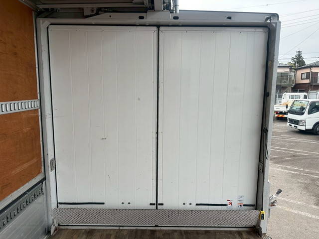 三菱ふそうファイターアルミウイング中型（4t）[写真11]