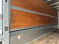 三菱ふそうファイターアルミウイング中型（4t）[写真14]