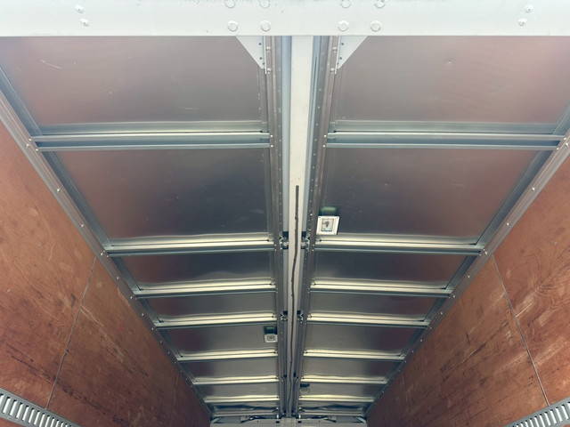 三菱ふそうファイターアルミウイング中型（4t）[写真16]