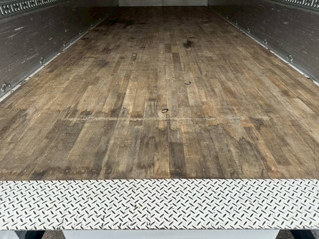 三菱ふそうファイターアルミウイング中型（4t）[写真17]