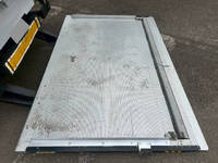 三菱ふそうファイターアルミウイング中型（4t）[写真18]