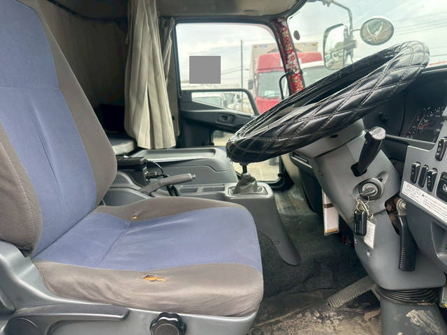 三菱ふそうファイターアルミウイング中型（4t）[写真30]