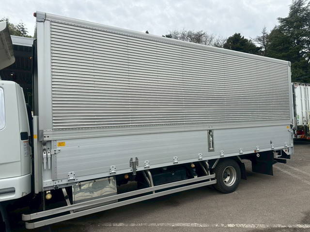 三菱ふそうファイターアルミウイング中型（4t）[写真06]