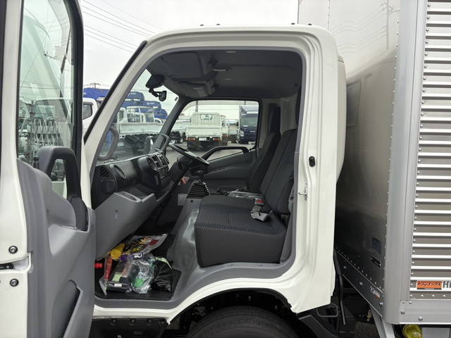 日野デュトロアルミバン小型（2t・3t）[写真15]