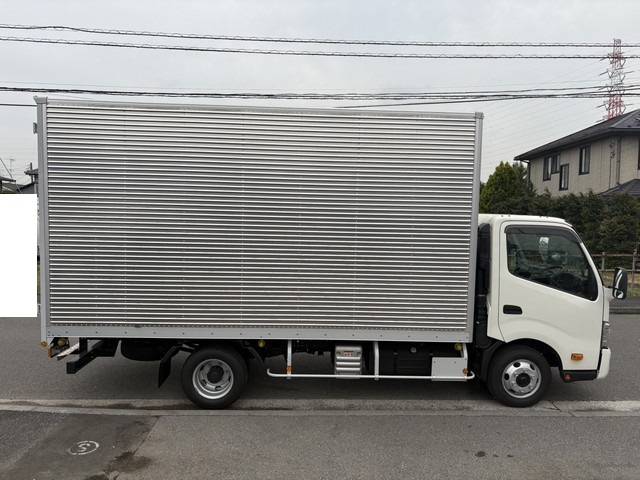 日野デュトロアルミバン小型（2t・3t）[写真09]