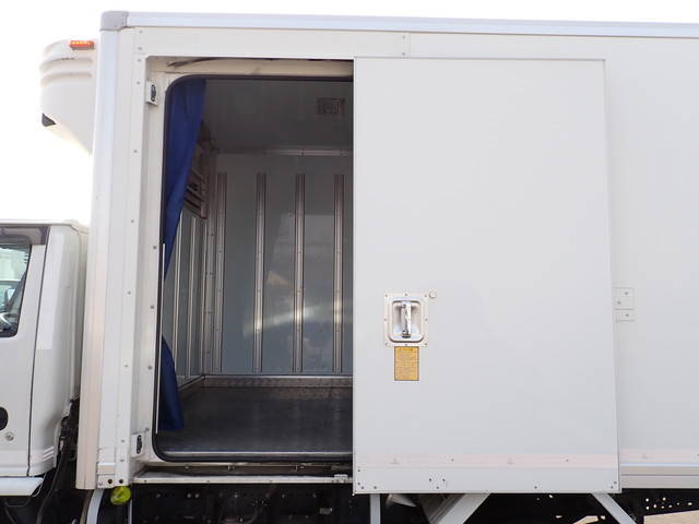 いすゞエルフ冷凍車（冷蔵車）小型（2t・3t）[写真11]