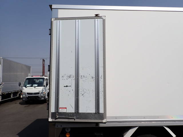 いすゞエルフ冷凍車（冷蔵車）小型（2t・3t）[写真14]