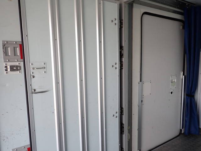 いすゞエルフ冷凍車（冷蔵車）小型（2t・3t）[写真18]