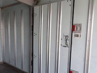 いすゞエルフ冷凍車（冷蔵車）小型（2t・3t）[写真20]