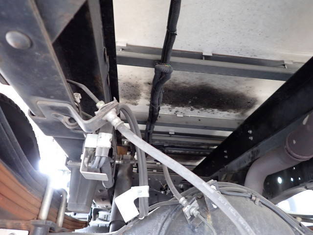 いすゞエルフ冷凍車（冷蔵車）小型（2t・3t）[写真25]