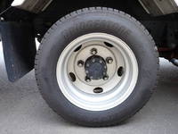 いすゞエルフ冷凍車（冷蔵車）小型（2t・3t）[写真28]