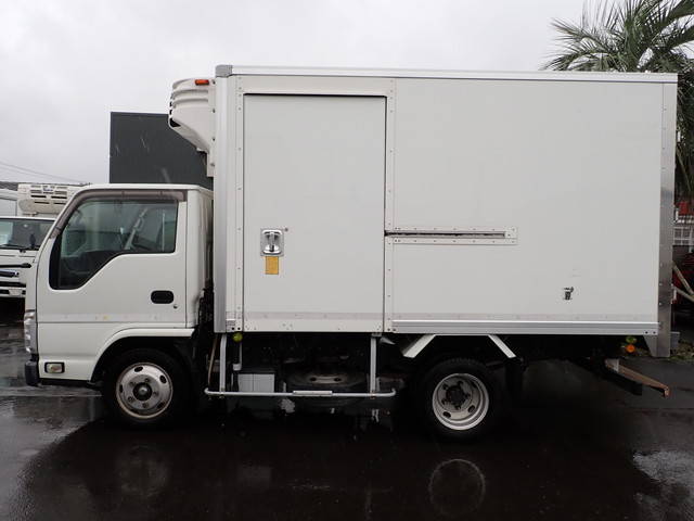 いすゞエルフ冷凍車（冷蔵車）小型（2t・3t）[写真04]