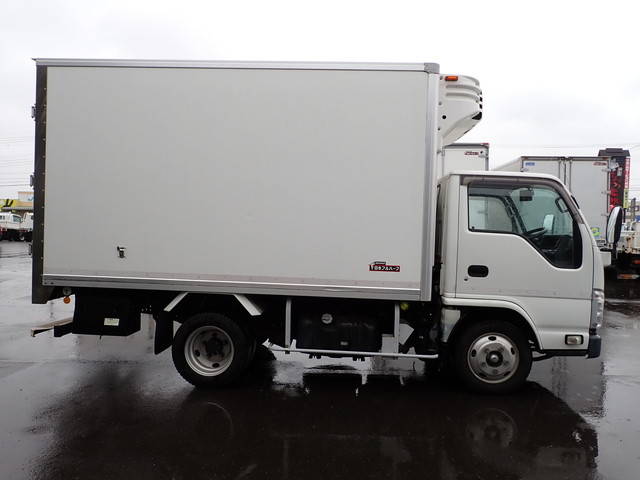 いすゞエルフ冷凍車（冷蔵車）小型（2t・3t）[写真05]