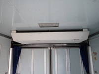 いすゞエルフ冷凍車（冷蔵車）小型（2t・3t）[写真09]