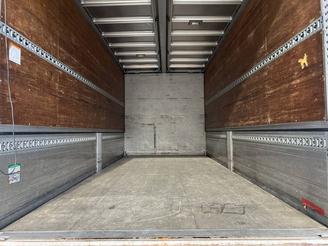 三菱ふそうファイターアルミウイング中型（4t）[写真12]