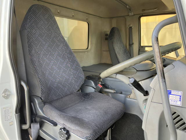 三菱ふそうファイターアルミウイング中型（4t）[写真32]