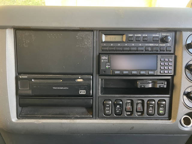 三菱ふそうファイターアルミウイング中型（4t）[写真38]