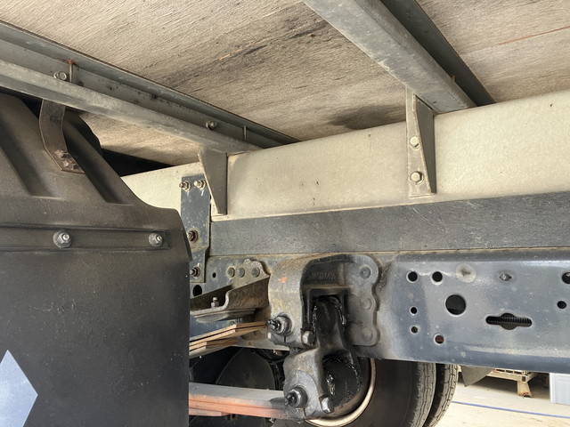 三菱ふそうキャンターアルミバン小型（2t・3t）[写真25]