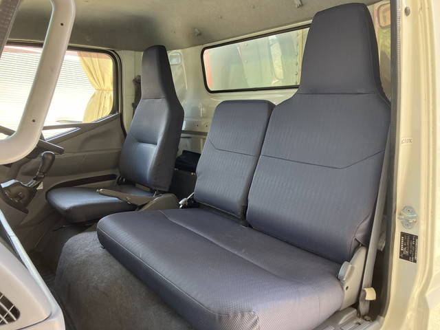 三菱ふそうキャンターアルミバン小型（2t・3t）[写真32]