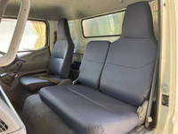 三菱ふそうキャンターアルミバン小型（2t・3t）[写真32]