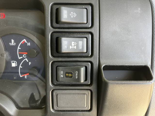 三菱ふそうキャンターアルミバン小型（2t・3t）[写真38]