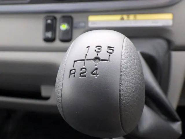 三菱ふそうキャンターセルフクレーン4段小型（2t・3t）[写真16]