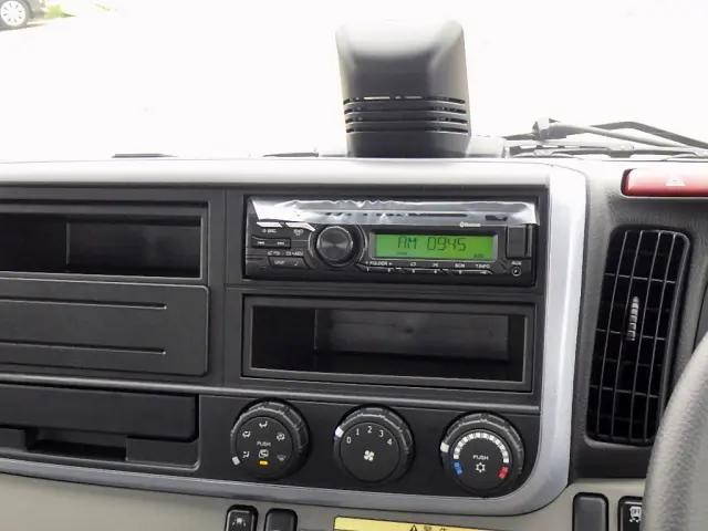 三菱ふそうキャンターセルフクレーン4段小型（2t・3t）[写真18]