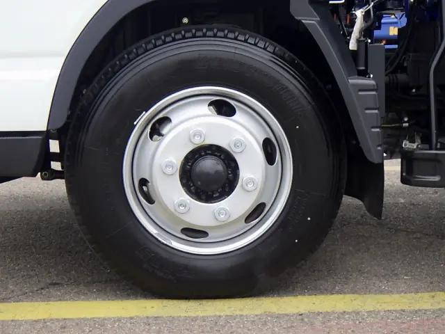 三菱ふそうキャンターセルフクレーン4段小型（2t・3t）[写真20]