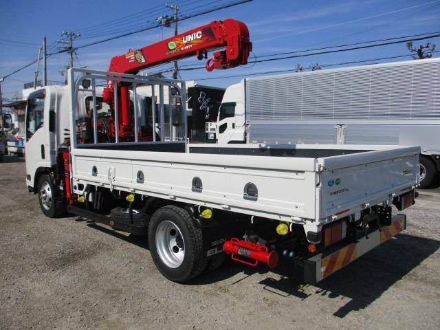 いすゞエルフクレーン3段小型（2t・3t）[写真02]