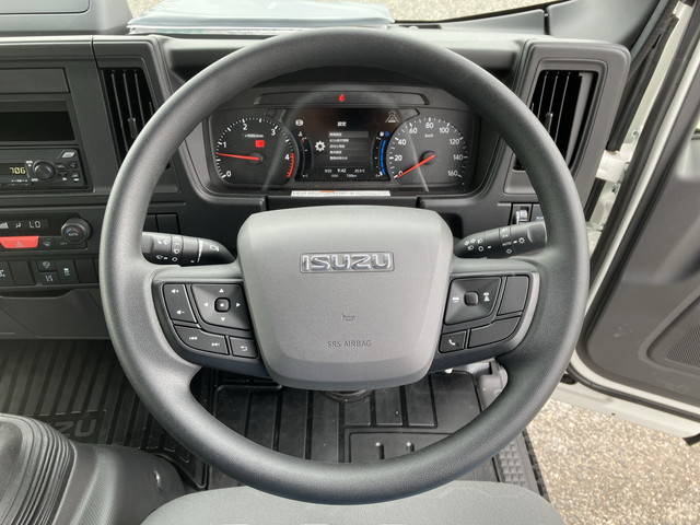 いすゞエルフクレーン4段小型（2t・3t）[写真34]