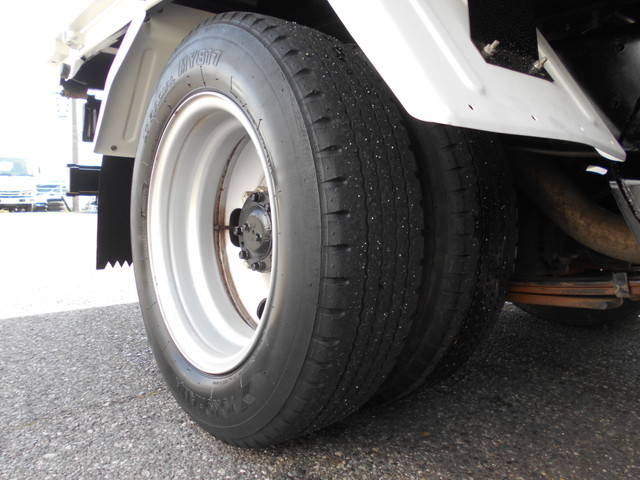 三菱ふそうキャンターダンプ小型（2t・3t）[写真23]