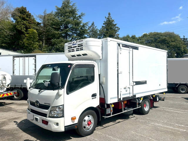 日野デュトロ冷凍車（冷蔵車）小型（2t・3t）TKG-XZU712M [写真01]