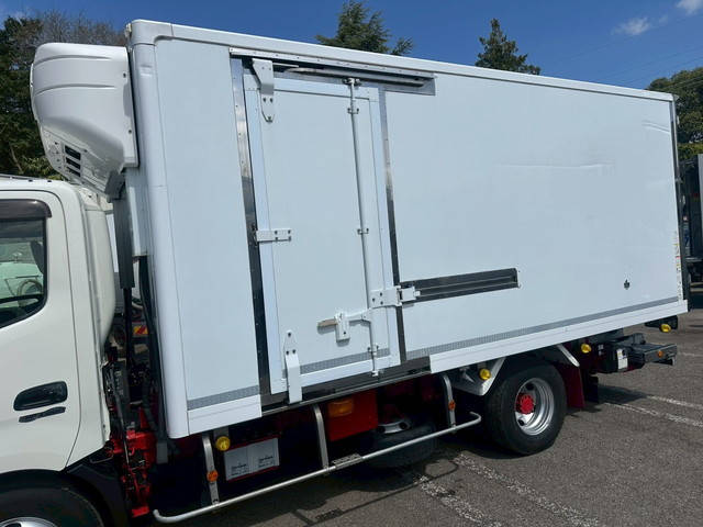 日野デュトロ冷凍車（冷蔵車）小型（2t・3t）[写真04]