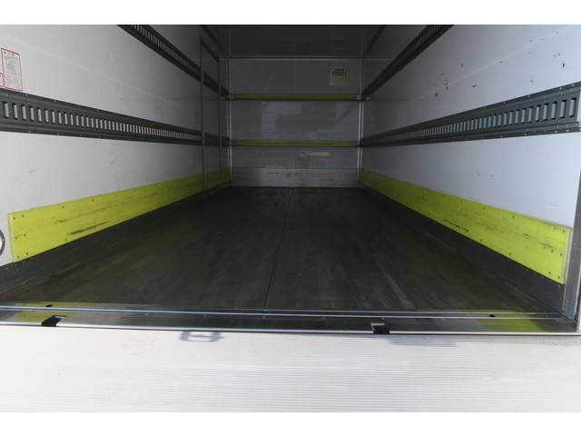 いすゞエルフアルミバン小型（2t・3t）[写真13]