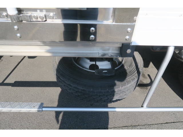 いすゞエルフアルミバン小型（2t・3t）[写真17]