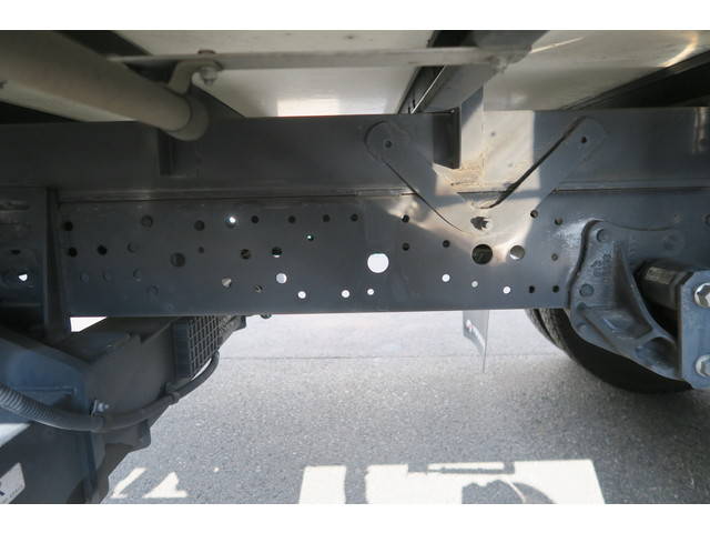 いすゞエルフアルミバン小型（2t・3t）[写真26]