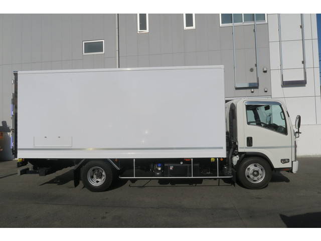 いすゞエルフアルミバン小型（2t・3t）[写真04]